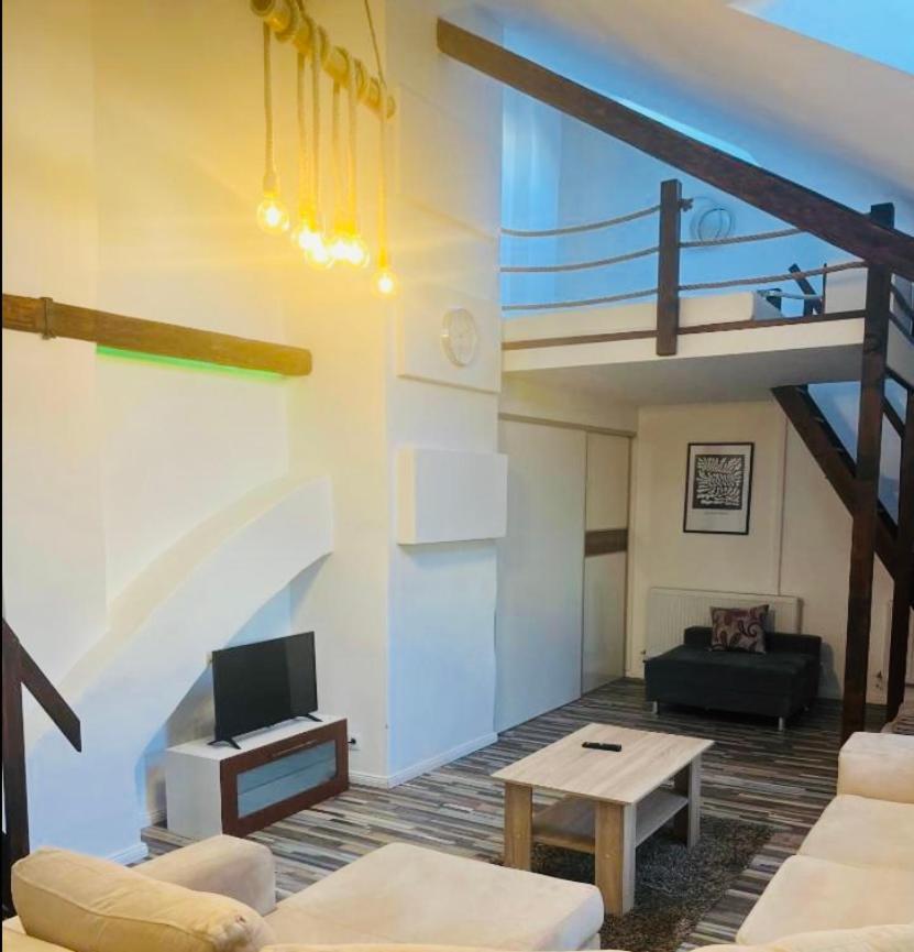 Jokai Apartman Komárno Exterior photo